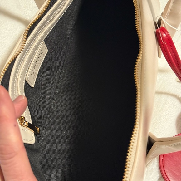 Urban Expressions Cream Shoulder Bag with Heart Keychain NWT - Picture 7 of 9